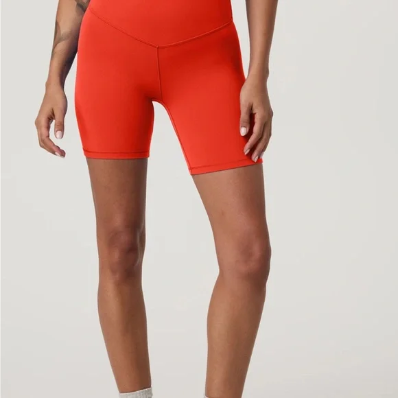 Vuori AllTheForm Short - Bright Poppy - Picture 3 of 3